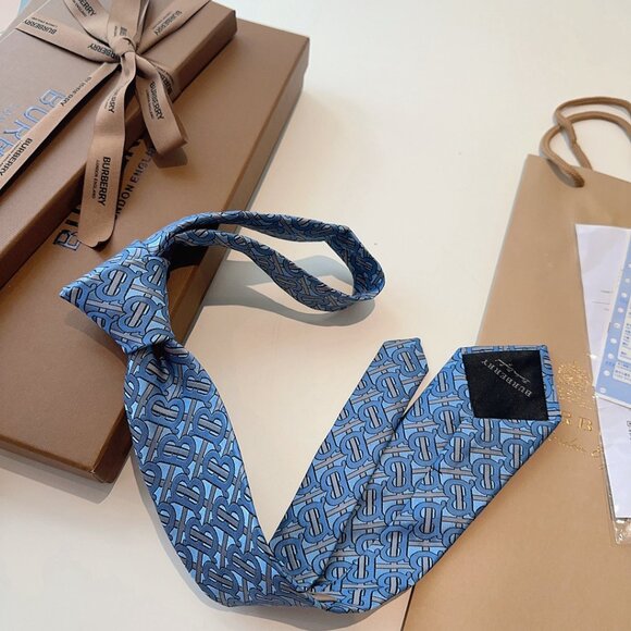 Men's Burberry Tie - Picture 2 of 5